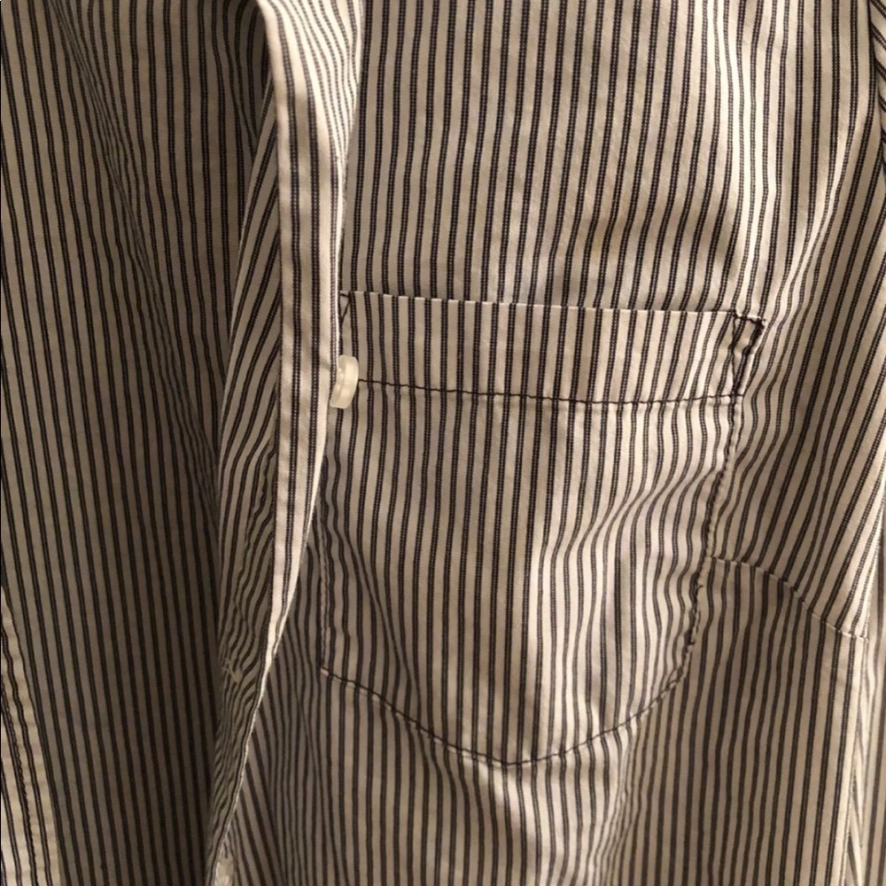 Button down - Picture 2 of 3